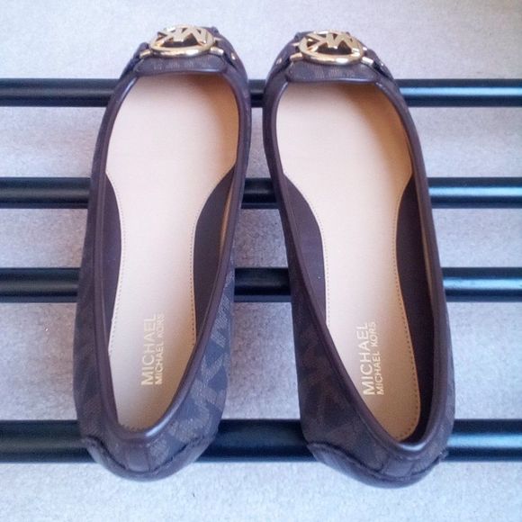 MICHAEL KORS Women's Logo Fulton Flats - NEW NWOB - Picture 5 of 8